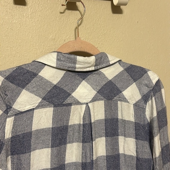 Rails Hunter White blue and white plaid button up shirt blouse top Size XS - Picture 8 of 9